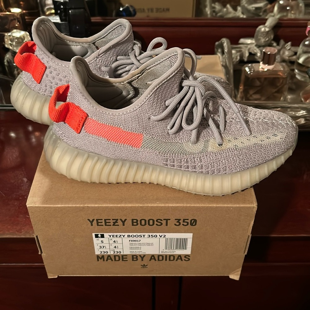 Yeezy Booost 350
